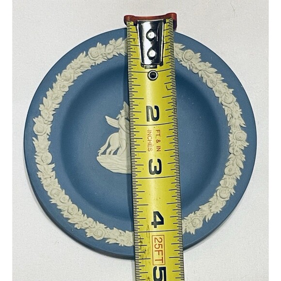 WEDGWOOD Jasperware Blue 4" Round Trinket Dish  Muses & Pegasus Englang - Picture 6 of 6